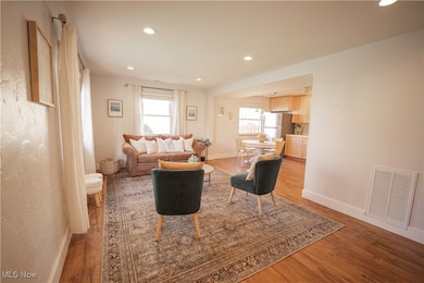 5367 Strawberry Ln, Willoughby, OH 44094 - photo 3