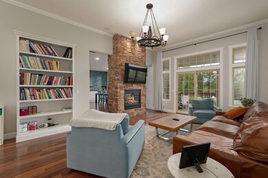 768 S Hackberry Ave-7