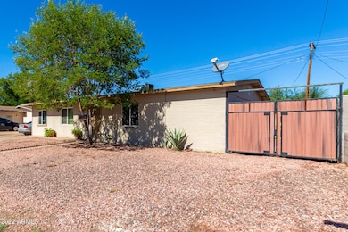 7802 W Mitchell Dr, Phoenix, AZ 85033 - photo 3