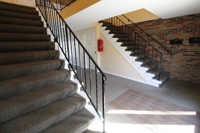 4 hall