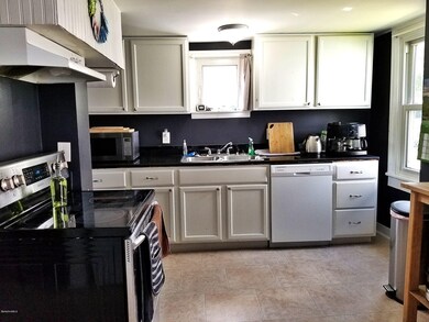 11 Harris St, North Adams, MA 01247 - photo 2