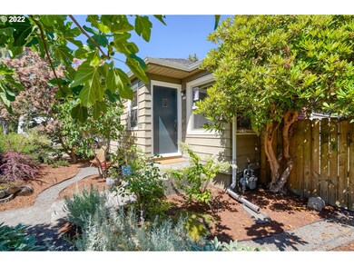 139 NE Stafford St, Portland, OR 97211 - photo 4