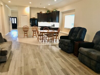 305 Cabernet Dr, Alvin, TX 77511 - photo 3