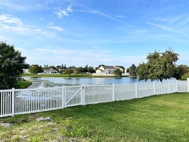 3709 Squires Mill Rd, Joliet, IL 60431 - photo 2