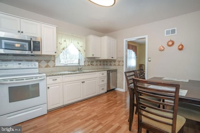 2609 Heritage Farm Dr, Wilmington, DE 19808 - photo 6