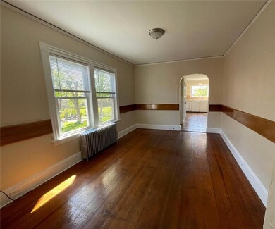 11 Russell Ave unit 2, Newport, RI 02840 - photo 4