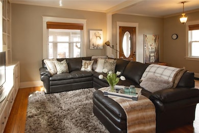 2039 4th Ave SE, Cedar Rapids, IA 52403 - photo 2