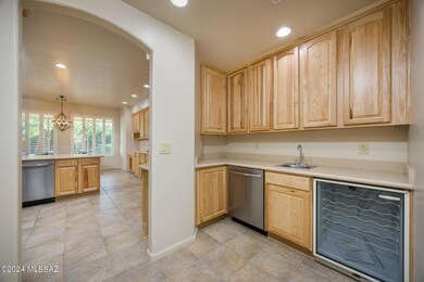 2560-greenwich_mls-12