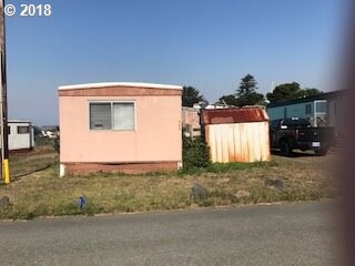 29450 Ellensburg Ave unit 404, Gold Beach, OR 97444 - photo 2