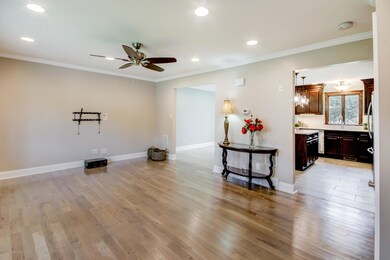 006_Living Room