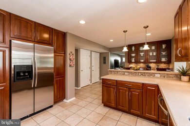 7814 Farmstone Ct, Ellicott City, MD 21043 - photo 3