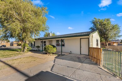 2014 Panamint St, Mojave, CA 93501 - photo 2
