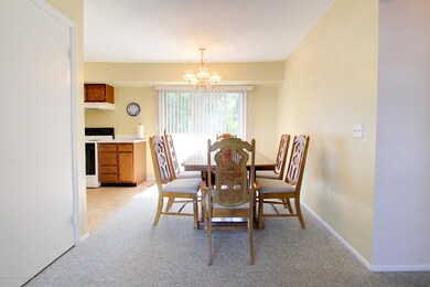 4 - 9B Georgia Dining Room