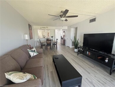 25804 Cockleshell Dr unit 312, Bonita Springs, FL 34135 - photo 4