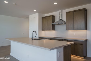4) KITCHEN