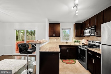 5802 Shepherd Ln, Lanham, MD 20706 - photo 3