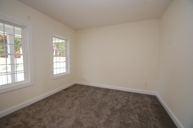 32 Bancroft Rd, Londonderry, NH 03053 - photo 6