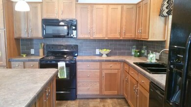 Great Cabinet Storage, Tile Back Splash