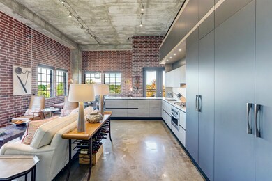 1111 Studewood St unit 501, Houston, TX 77008 - photo 6