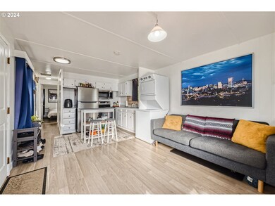 Kitchen/Living Room