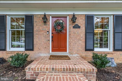 9803 Vale Rd, Vienna, VA 22181 - photo 4