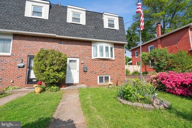 564 N Cedar St, Spring City, PA 19475 - photo 2