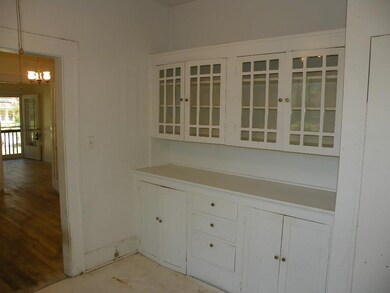 Kitchen/Dining built-in china hutch