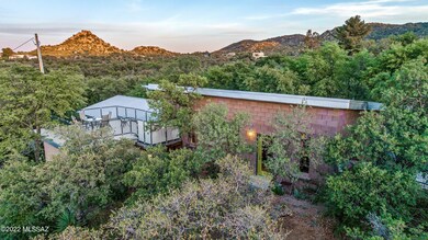 Roof-top deck with views!