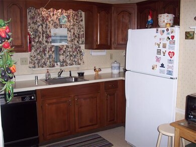 139 West St unit 14, West Hatfield, MA 01088 - photo 5