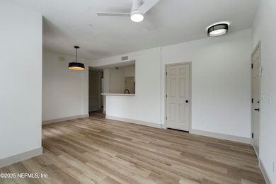 575 Oakleaf Plantation #704-14