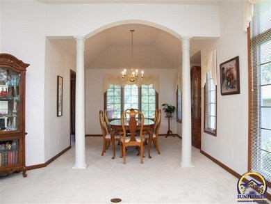 4005 SW Stonybrook Dr, Topeka, KS 66610 - photo 5