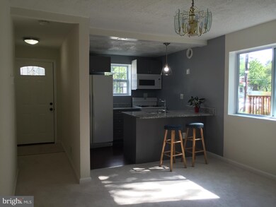 4905 Winthrop St, Oxon Hill, MD 20745 - photo 4