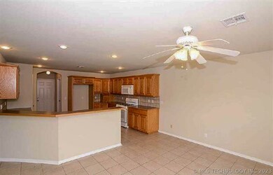 11715 S Locust Ave, Jenks, OK 74037 - photo 6