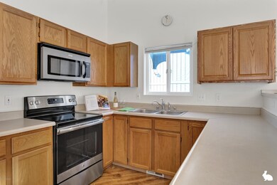 Kitchen w/ lots of storage
