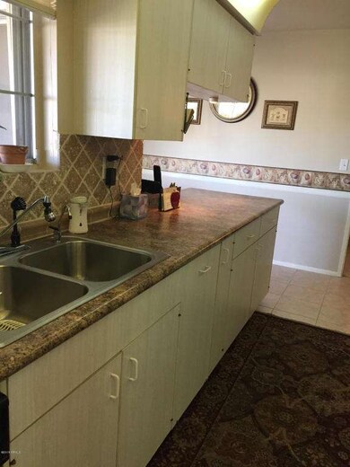 10713 W Venturi Dr unit 47, Sun City, AZ 85351 - photo 3