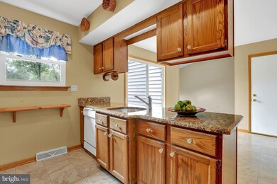 323 White Swan Way, Langhorne, PA 19047 - photo 5