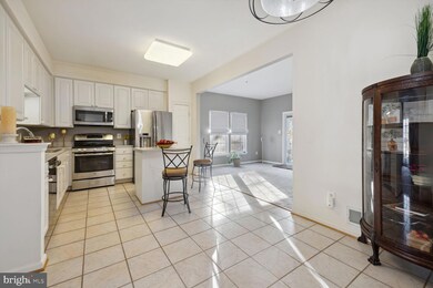 21314 Bunyan Cir, Germantown, MD 20876 - photo 6