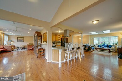 7513 Saffron Ct, Hanover, MD 21076 - photo 2