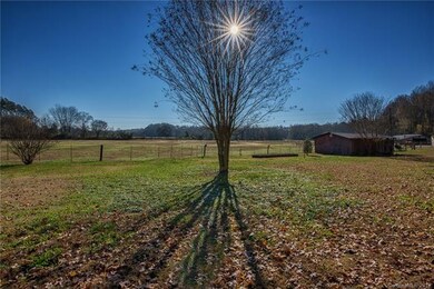 255 Fox Bottoms Rd, Statesville, NC 28625 - photo 3