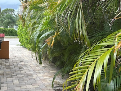 1257 SE Airoso Blvd unit B, Port Saint Lucie, FL 34983 - photo 3