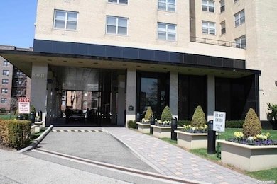 Kennedy House Driveway