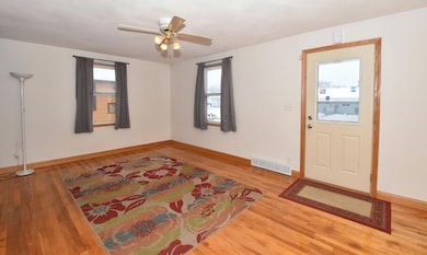 2843 Eisenhower Dr, Racine, WI 53405 - photo 4