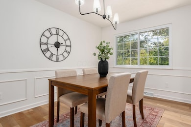 005_65f_i 6019 Beechcroft 013