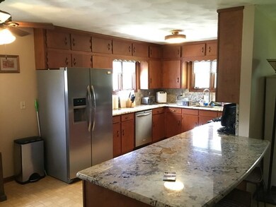 Kitchen w/ Granite coutnertop