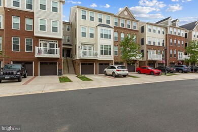 25217 Briargate Terrace, Chantilly, VA 20152 - photo 4