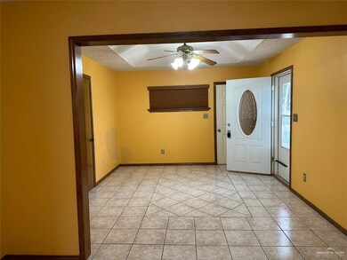 936 Santa Anna Dr, Alamo, TX 78516 - photo 2