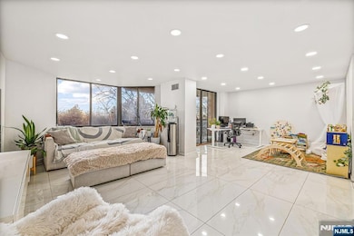 427 Harmon Cove Tower, Secaucus, NJ 07094 - photo 6