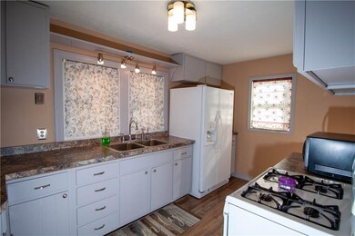 2621 13th St, Columbus, IN 47201 - photo 5