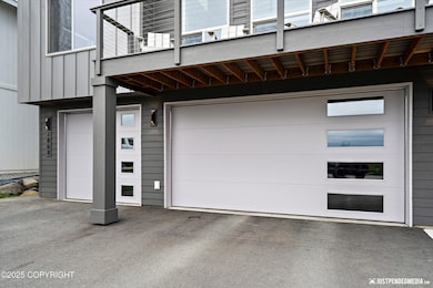 1,094 SF Garage