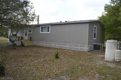 23240 Carolyn Ln, Fort Myers, FL 33913 - photo 4